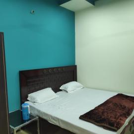 Sant-I Hotel, viešbutis mieste Kanpuras