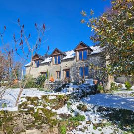 Aux Grandes Rivieres, hotel v destinaci Madranges