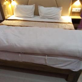 Dev Hotel Rooms, hotel em Neemrana