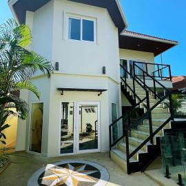 3BR Pool Villa Beach Access Patumnak Hill