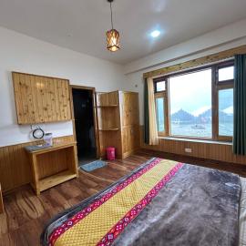 Parashar lake Fogg hill Resort, hotel u gradu Prashar lake