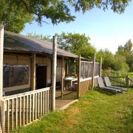 Glampingtent de Saskerlei, de Woudhaven, hotel em De Woude