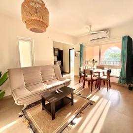 Stylish 1BHK apartment in Siolim with Forest View, hotel a Mapusa