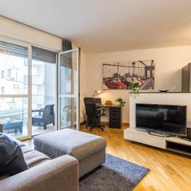 Lodi Stazione - Milano 25 min, Free Parking