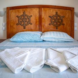 TO VOTSALO-beach side studios & taverna, hotel a Karpathos