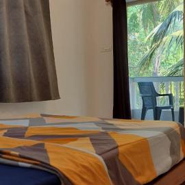 Rise 11, hotel in Morjim