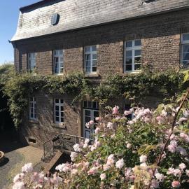 Ferienwohnung im Herrenhaus Vierkanthof von 1834, hotel v destinaci Zülpich