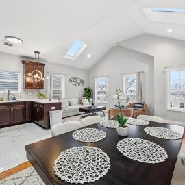 4 BR • Vaulted Living • Sleeps 11