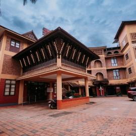 Viesnīca Nirmallyam Residency Hotel pilsētā Edappāl