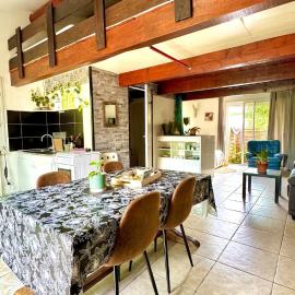 loft, air conditioning, garden, optional jacuzzi, barbecue, hotel u gradu Lunel