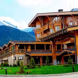 Viesnīca Pirin Golf Spa Condo with Mountain View pilsētā Razloga