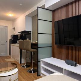 The UrbanNest - 1BR Condo in Marina Spatial, Dumaguete with free fast WiFi and Pool，Piapi的飯店