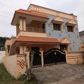 Lakmo Luxury Guest House, hotel in Coimbatore