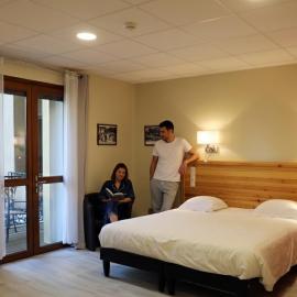 Hôtel Belleville – hotel w mieście Lamalou-les-Bains