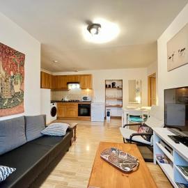 La Bourboule: T3 Confort, Parking, WiFi - FR-1-608-14, hotel in La Bourboule
