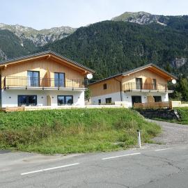 Chalets Dual, 2 Apartments mit Sauna, Nähe Pressegger See, Skibus zum Nassfeld, Hotel in Hermagor