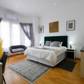 Riveria Guest Lodge and SPA, hotel i East London