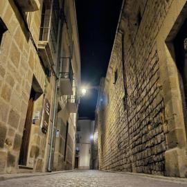 Arco de las descalzas, hotel v mestu Úbeda