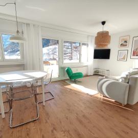 Big studio, just renovated, great views, with free parking, hotel in Leukerbad