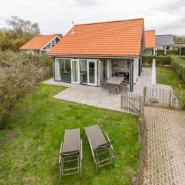 modern comfort, close to the beach, hotel v destinaci Renesse