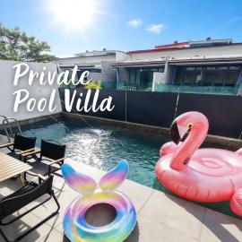 Reflexion Puchong Private Pool Villa Group-Friendly, hotel in Cyberjaya