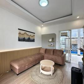 Villa Rumbay - Dekat BNS, JATIM PARK - 4 Rooms, hotel in Tlekung
