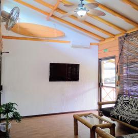 Domi Hostel, hotell i Dominical