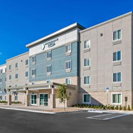 WoodSpring Suites Palm Springs - West Palm Beach, hotel sa Palm Springs