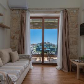 Delejo Resorts & Suites, hotel in Flogita