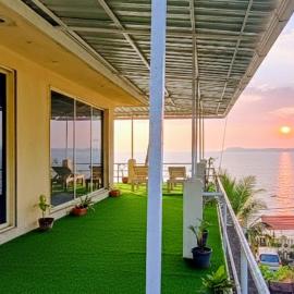 GS Home on the bay -Supreme Sea & forest view 2nd floor 720 glass studio apartment, hotel en Siolim
