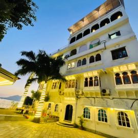 The Lake Haveli