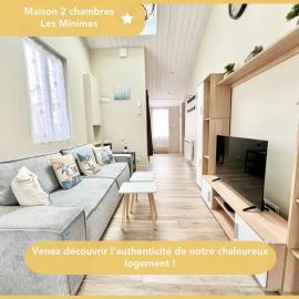 Charmante Maison de Ville - Patio - Wifi - Parking gratuit, hotel in La Rochelle