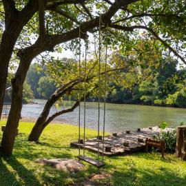 Comsaed River Kwai Resort, hotel i Kanchanaburi