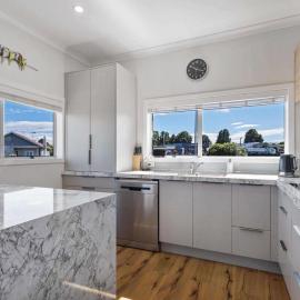 In CBD! 3bed! LOTR Cinema Experience! All Perks!, hotel in Matamata