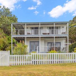 Bowen View - pet-friendly home near Hyams Beach, hotel a Hyams Beach