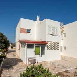 Blife Sonya private rooms at Faro beach