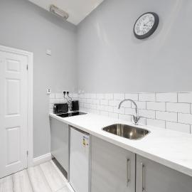Balmoral Apartments、ジリンガムのホテル