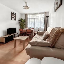 Appartement proche Paris, parking, centre-ville, hotelli kohteessa Châtillon
