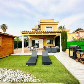 Home Solemio Miami Playa, hotel i Mont-roig