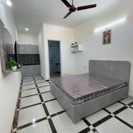 HomieZu Stay، فندق في Kharar