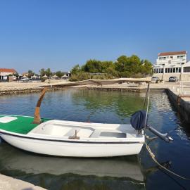 Pansion Danilo by the sea