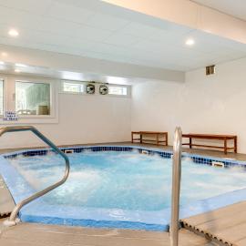 3 Mi to Story Land: All-Season Family Condo, hotel in Bartlett
