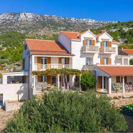 Pet Friendly Apartment In Bol With Lake View