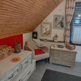 Menyecske Guesthouse, Hotel in Keszü