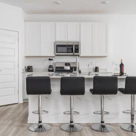 Stylish Westfield Retreat | Near Grand Park, hotel in Westfield