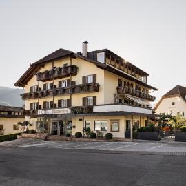 Hotel Stamserhof, Hotel in Andrian