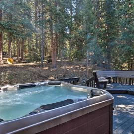 Blue River에 위치한 호텔 6 Mi to Breck Resort: Family Cabin w/ Game Room