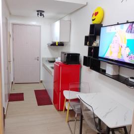 Comfy 1 Bedroom with Netflix & Free Wifi - Trees Residences Condominium