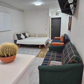 BOMBA Apartman, hotel in Târgu Secuiesc