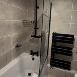 COZY ROOM,next to Gloucester Royal Hospital 2 minutes walk away